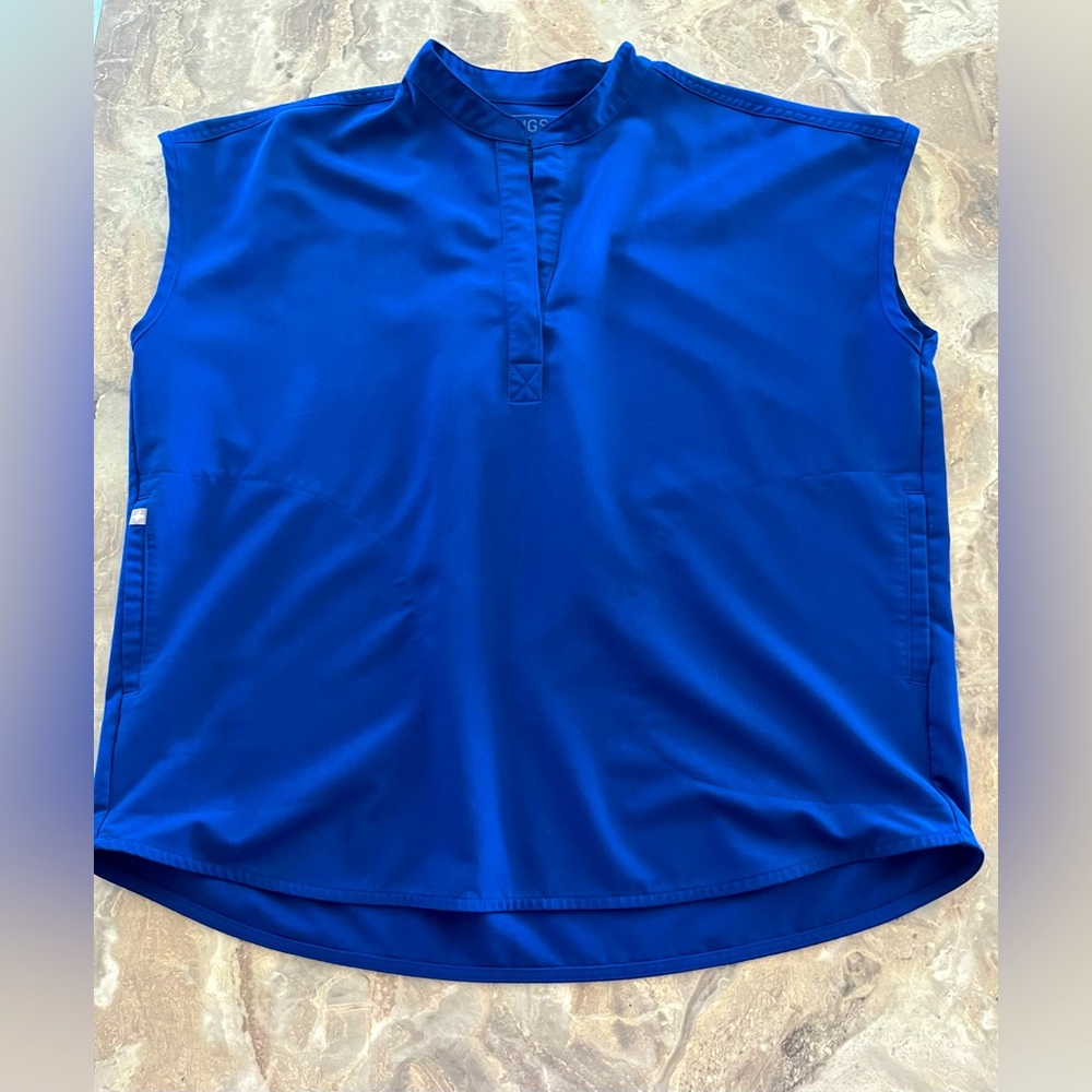 FIGS technical collection, Rafaela Oversized top